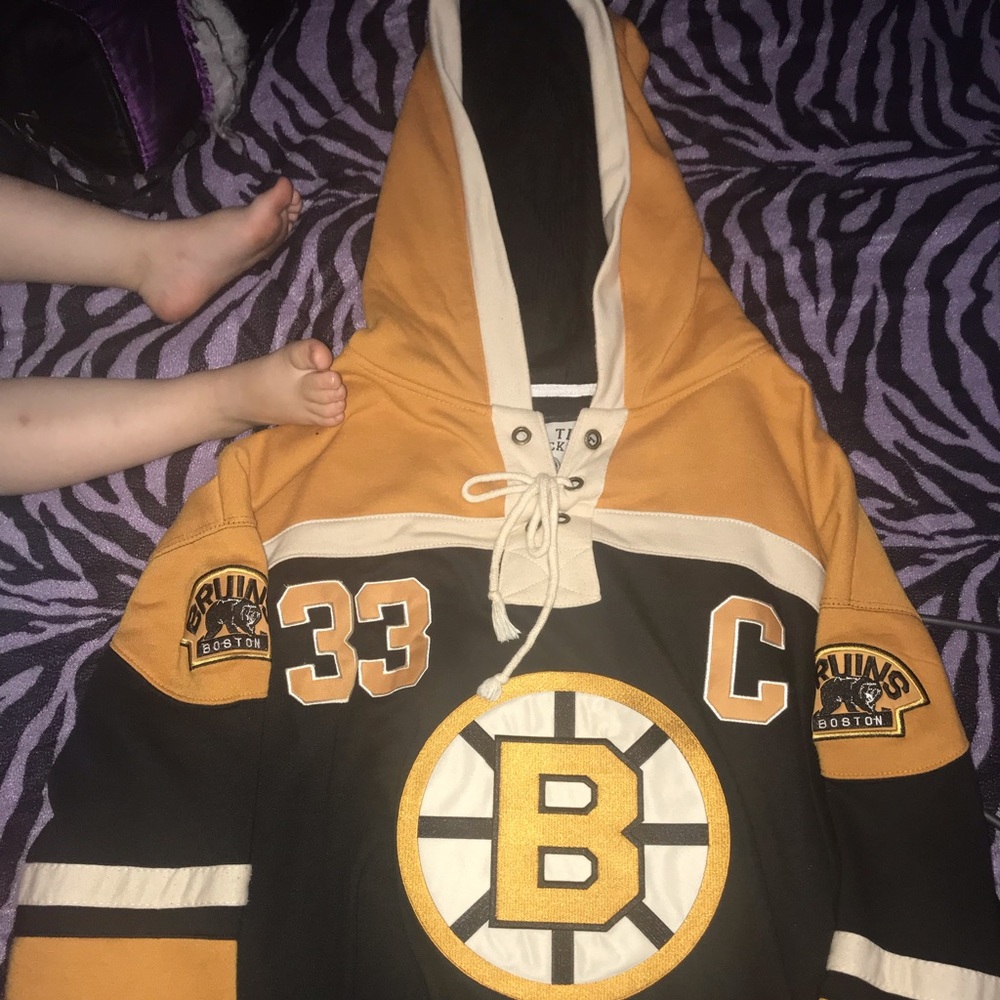 Boston Bruins sweatshirt